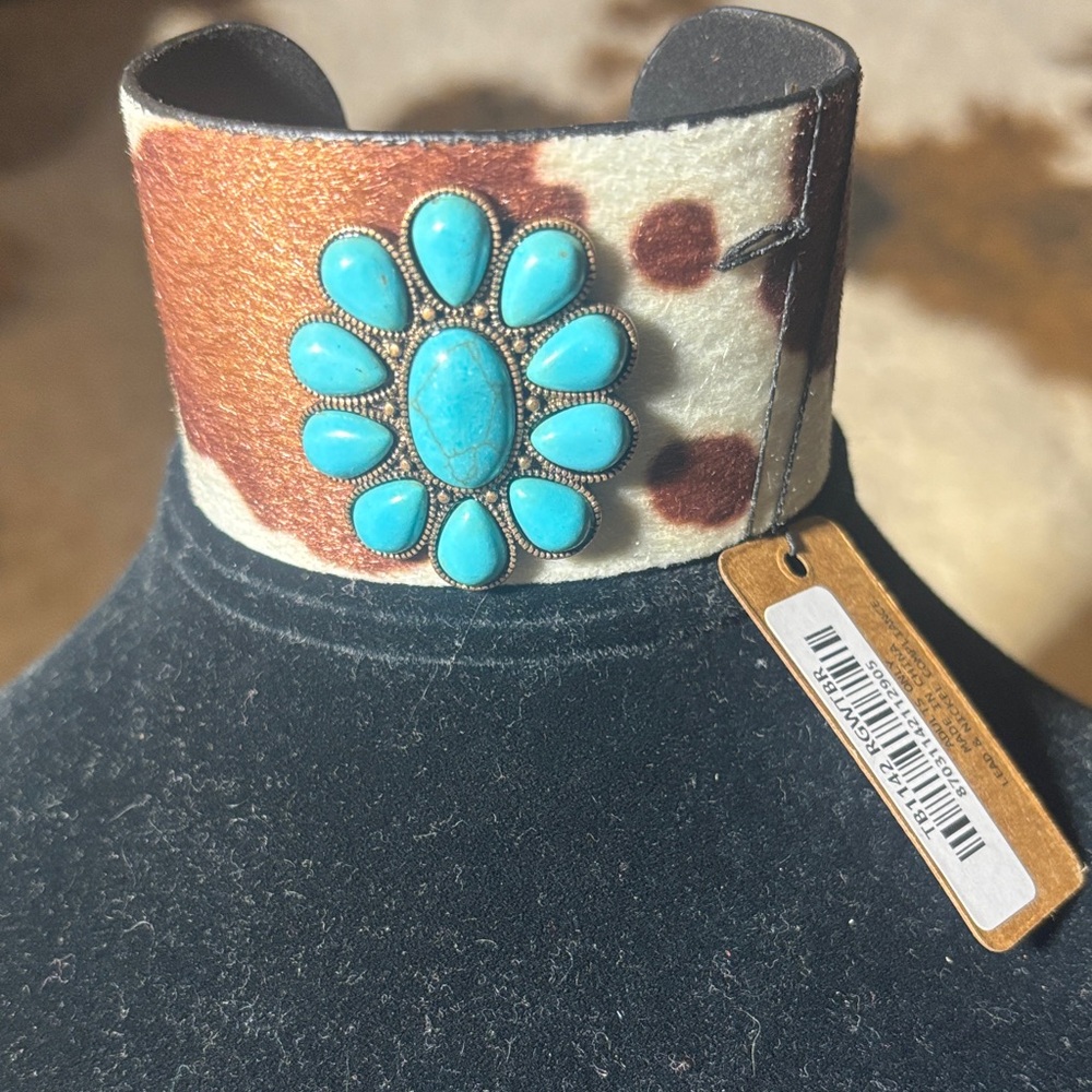 Story by DaVinci Western Cowhide turqouise cuff bracelet